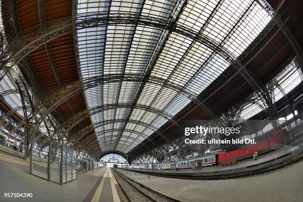 Bahnsteig, Gleise, Hauptbahnhof, Leipzig, Sachsen, Deutschland