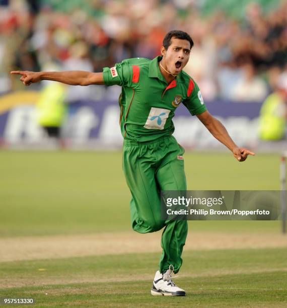 Shafiul Islam of Bangladesh celebrates after taking the final England wicket of Jonathan Trott as Bangladesh win the 2nd NatWest Series One Day...