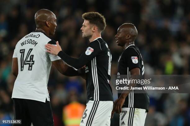 Andre Wisdom of Derby County and Kevin McDonald of Fulham and Neeskens Kebano of Fulham during the Sky Bet Championship Play Off Semi Final:First Leg...