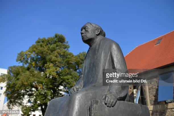 Statue, Kaethe Kollwitz, Kloster Unser Lieben Frauen, Regierungsstrasse, Magdeburg, Sachen-Anhalt, Deutschland