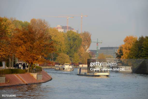 Schiff, Spree, Magnus-Hirschfeld-Ufer, Tiergarten, Mitte, Berlin, Deutschland