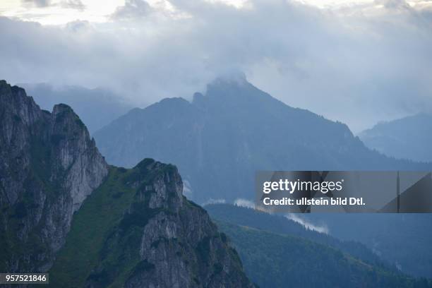 Berge rund um den Gipfel Ciemniak, Hohe Tatra, Polen