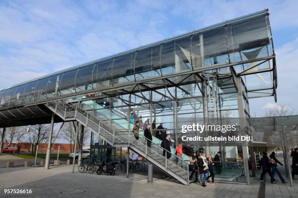 Skywalk, Eingang West, Messegelaende, Messe, Hannover, Niedersachsen, Deutschland