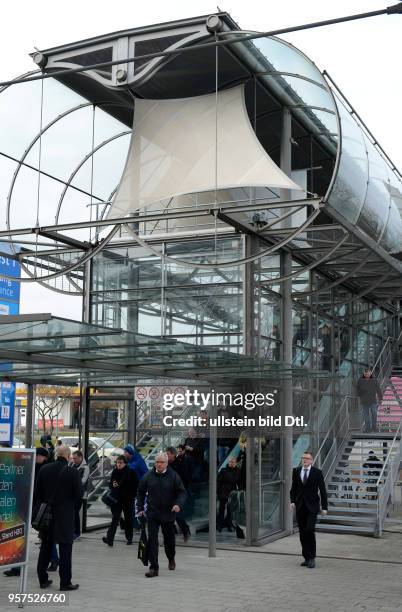 Skywalk, Eingang West, Messegelaende, Messe, Hannover, Niedersachsen, Deutschland