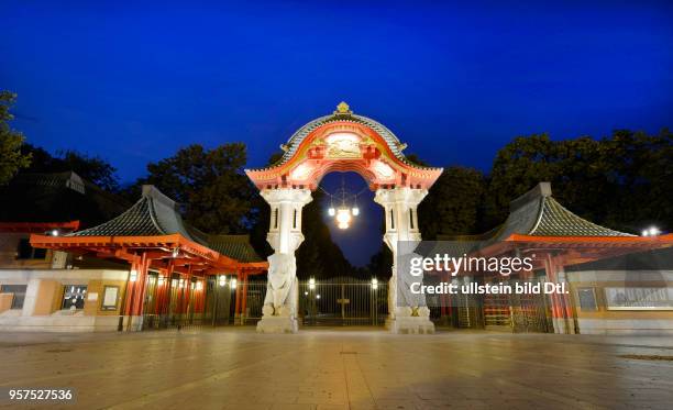 Elefantentor, Zoologischer Garten, Budapester Strasse, Tiergarten, Mitte, Berlin, Deutschland