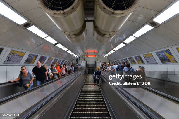 Rolltreppe U-Bahnstation, Budapest, Ungarn