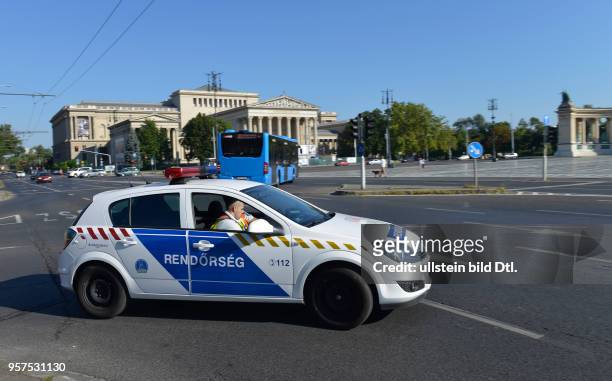 Polizeiauto, Heldenplatz, Budapest, Ungarn