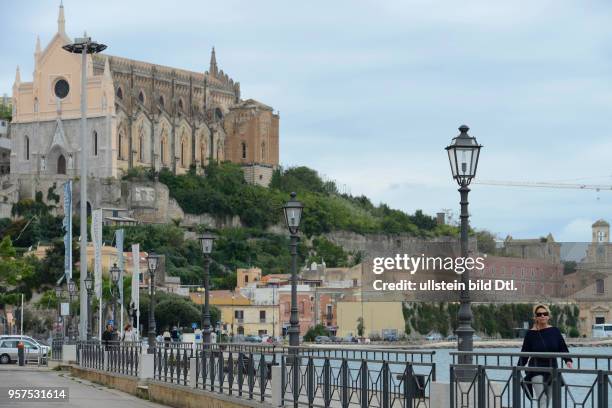 Lungomare Giovanni Caboto, Chiesa di San Francesco, Altstadt, Gaeta, Latium, Italien