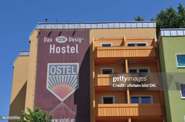 Hostel Ostel, Strasse der Pariser Kommune, Friedrichshain, Berlin, Deutschland