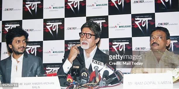 Ritesh Deshmukh,Amitabh Bachchan and Ram Gopal Varma at a press conference for the film Rann in Mumbai on January 12, 2010.