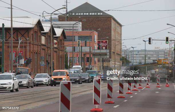 Baubeginn und Einrichtung der Mega Baustelle Merseburger straße in Halle Saale