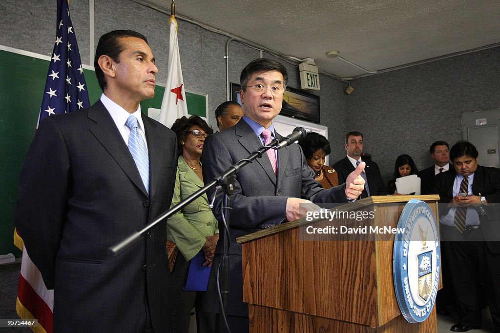 Commerce Secretary And LA Mayor Discuss Broadband Recovery Act Funding