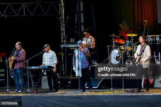 The Beach Boys, performing on June 2017, Zitadelle, Berlin, Germany, overview, stage