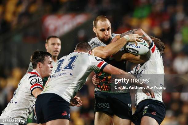 Simon Mannering of the Warriors on the charge during the round 10 NRL match between the New Zealand Warriors and the Sydney Roosters at Mt Smart...