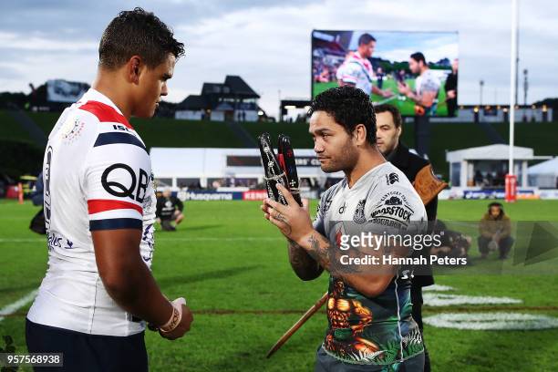 Latrell Mitchell of the Roosters exchanged gifts with Issac Luke of the Warriors ahead of the round 10 NRL match between the New Zealand Warriors and...