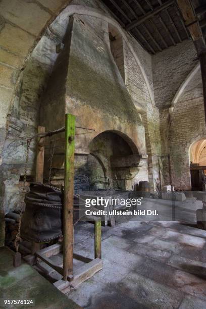 Schmiede der ehem. Zisterzienserabtei Fontenay; 1220 gegründet war diese Schmiede die erste, die einen hydraulischen Hammer nutze und damit...
