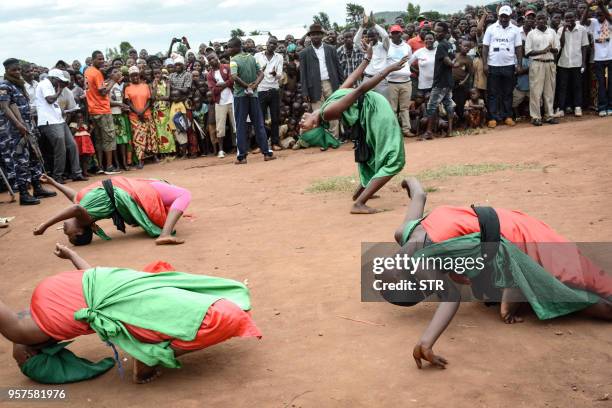 Dancers perform during the opposition's campaign against the referendum for the constitutional ammendment which allows the incumbent President Pierre...