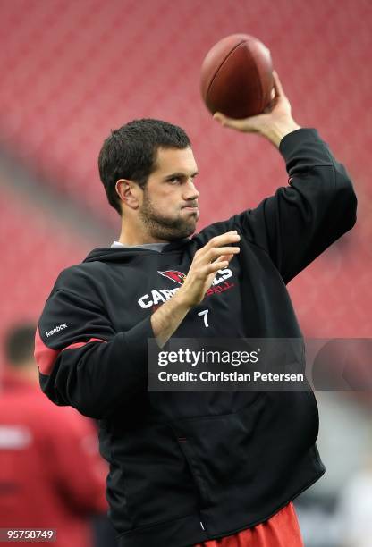 Quarterback Matt Leinart of the Arizona Cardinals warms up before the 2010 NFC wild-card playoff game against the Green Bay Packers at the...