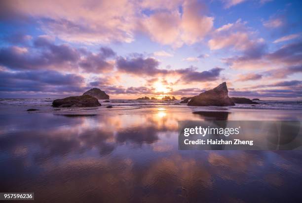 coastline with sea stacks and surf at bandon beach, oregon - oregon coast stock pictures, royalty-free photos & images