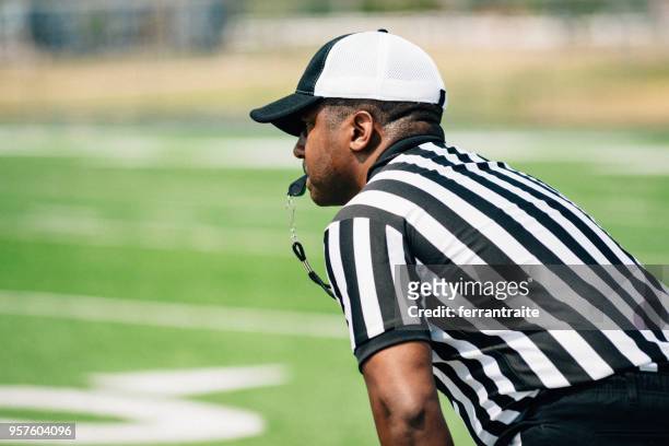 american-football-schiedsrichter - referee stock-fotos und bilder