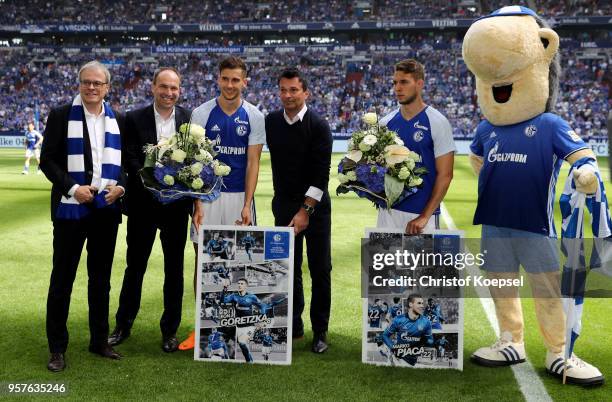 Peter Peters, Alexander Jobst of Schalke and manager Christian hides n say farewell to Leon Goretzka and Marko Pjaca prior to the Bundesliga match...