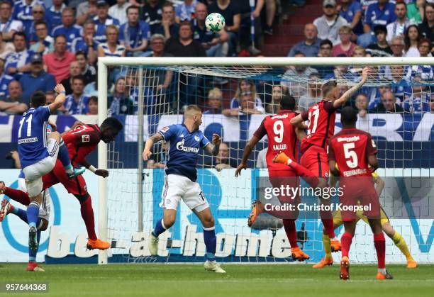 LGuido Burgstaller of Schalke scores the first goal during the Bundesliga match between FC Schalke 04 and Eintracht Frankfurt at Veltins-Arena on May...