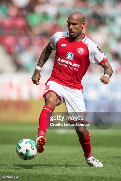 Nigel de Jong of Mainz in action during the Bundesliga match between 1. FSV Mainz 05 and SV Werder Bremen at Opel Arena on May 12, 2018 in Mainz,...