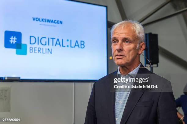 Matthias Müller, Vorstandsvorsitzender der Volkswagen AG besucht das VW Digital Lab.