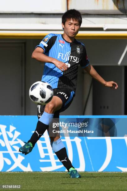 Shintaro Kurumaya of Kawasaki Frontale in action during the J.League J1 match between Kashiwa Reysol and Kawasaki Frontale at Sankyo Frontier Kashiwa...