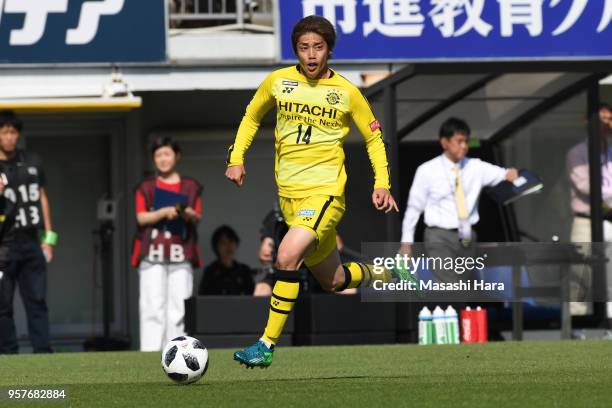 Junya Ito of Kashiwa Reysol in action during the J.League J1 match between Kashiwa Reysol and Kawasaki Frontale at Sankyo Frontier Kashiwa Stadium on...