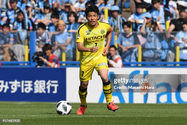 Hidekazu Otani of Kashiwa Reysol in action during the J.League J1 match between Kashiwa Reysol and Kawasaki Frontale at Sankyo Frontier Kashiwa...