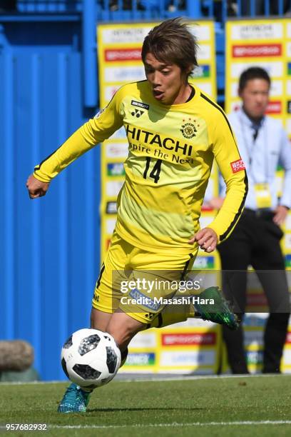 Junya Ito of Kashiwa Reysol in action during the J.League J1 match between Kashiwa Reysol and Kawasaki Frontale at Sankyo Frontier Kashiwa Stadium on...