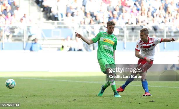 Lewis Holtby of Hamburger SV scores his sides second goal during the Bundesliga match between Hamburger SV and Borussia Moenchengladbach at...