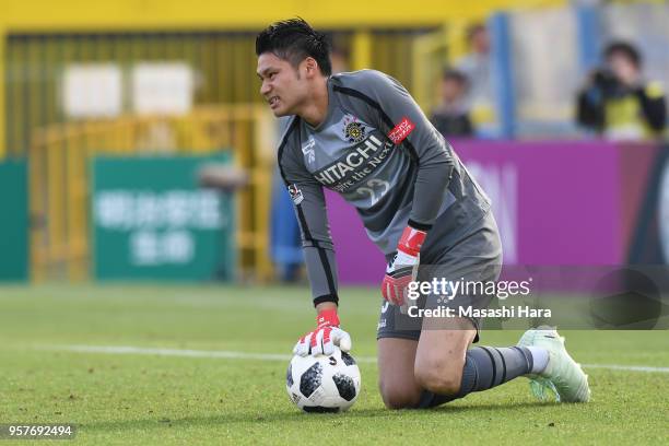 Kosuke Nakamura of Kashiwa Reysol in action during the J.League J1 match between Kashiwa Reysol and Kawasaki Frontale at Sankyo Frontier Kashiwa...