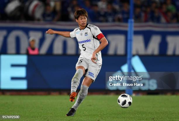 Genta Miura of Gamba Osaka in action during the J.League J1 match between Yokohama F.Marinos and Gamba Osaka at Nissan Stadium on May 12, 2018 in...