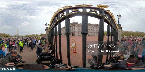 An official notice is placed on an easel in the forecourt of Buckingham Palace following the announcement that the Duchess of Cambridge has given...