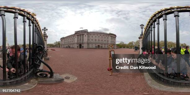 An official notice is placed on an easel in the forecourt of Buckingham Palace following the announcement that the Duchess of Cambridge has given...