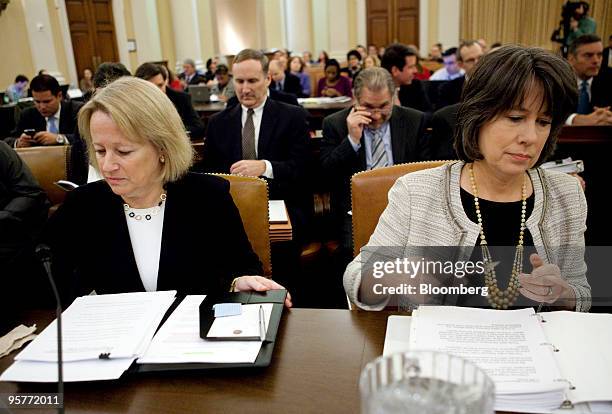 Mary Schapiro, chairman of the U.S. Securities and Exchange Commission, left, and Sheila Bair, chairman of the U.S. Federal Deposit Insurance Corp.,...