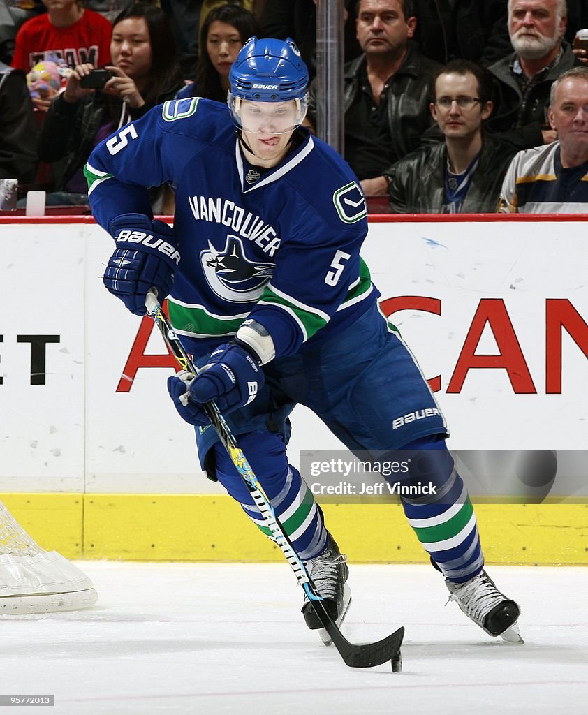 Nashville Predators v Vancouver Canucks