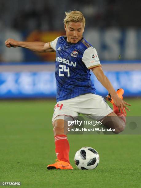 Ryosuke Yamanaka of Yokohama F.Marinos in action during the J.League J1 match between Yokohama F.Marinos and Gamba Osaka at Nissan Stadium on May 12,...