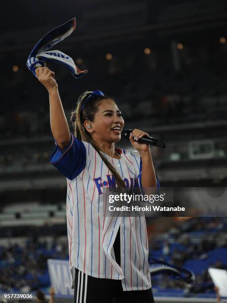 Sing Minmi is Yokohama F.Marinos cheering during the J.League J1 match between Yokohama F.Marinos and Gamba Osaka at Nissan Stadium on May 12, 2018...