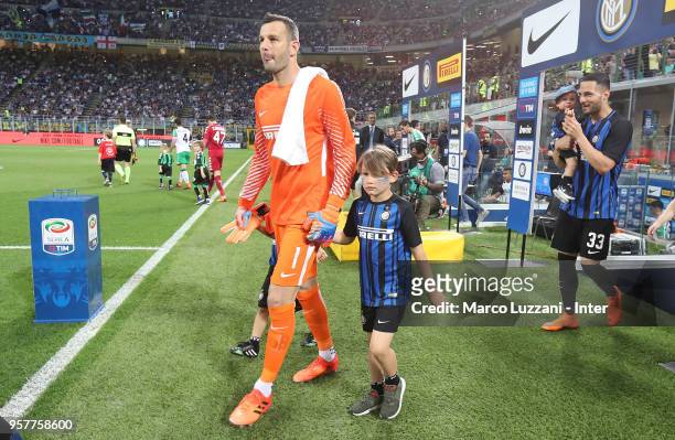 Samir Handanovic of FC Internazionale and sons before the serie A match between FC Internazionale and US Sassuolo at Stadio Giuseppe Meazza on May...