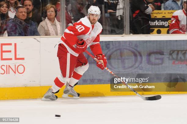 Henrik Zetterberg of the Detroit Red Wings looks to get a pass against the Los Angeles Kings on January 7, 2010 at Staples Center in Los Angeles,...