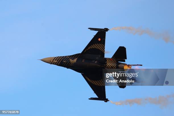 The Turkish Air Force F-16 Fighting Falcon demonstration, known as SOLOTURK performs during the Young Eagles Week in Istanbul, Turkey on May 12, 2018.