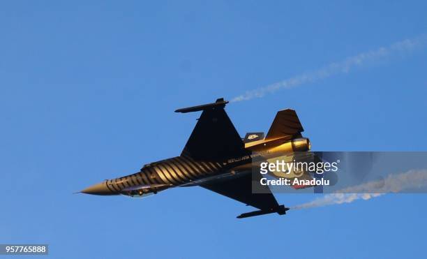 The Turkish Air Force F-16 Fighting Falcon demonstration, known as SOLOTURK performs during the Young Eagles Week in Istanbul, Turkey on May 12, 2018.