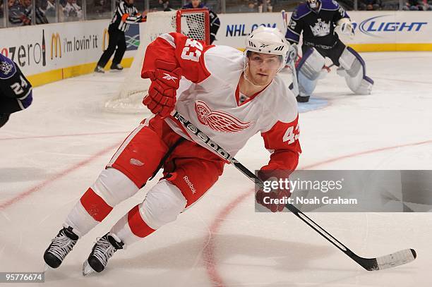Darren Helm of the Detroit Red Wings looks for the puck against the Los Angeles Kings on January 7, 2010 at Staples Center in Los Angeles, California.