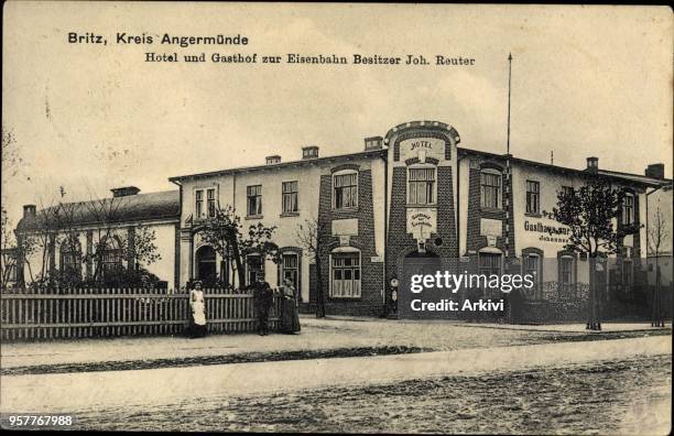 Ak Britz Kreis Angermünde, Hotel und Gasthof zur Eisenbahn, Joh. Reuter