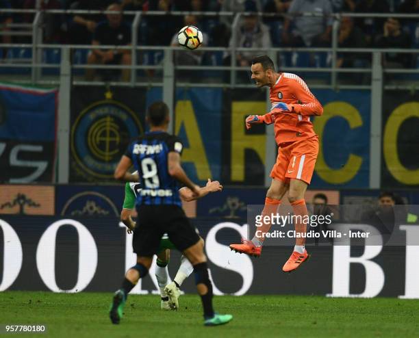Samir Handanovic of FC Internazionale in action during the serie A match between FC Internazionale and US Sassuolo at Stadio Giuseppe Meazza on May...