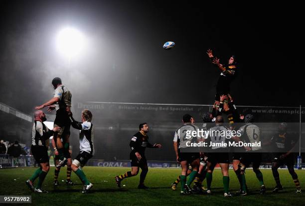 Marty Veale of London Wasps takes the ball in the line-out during the Amlim Challenge Cup, Round Five match between London Wasps and Roma at Adams...