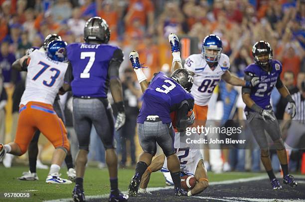 Fiesta Bowl: TCU Tejay Johnson in action, tackle vs Boise State Doug Martin . Glendale, AZ 1/4/2010 CREDIT: John Biever